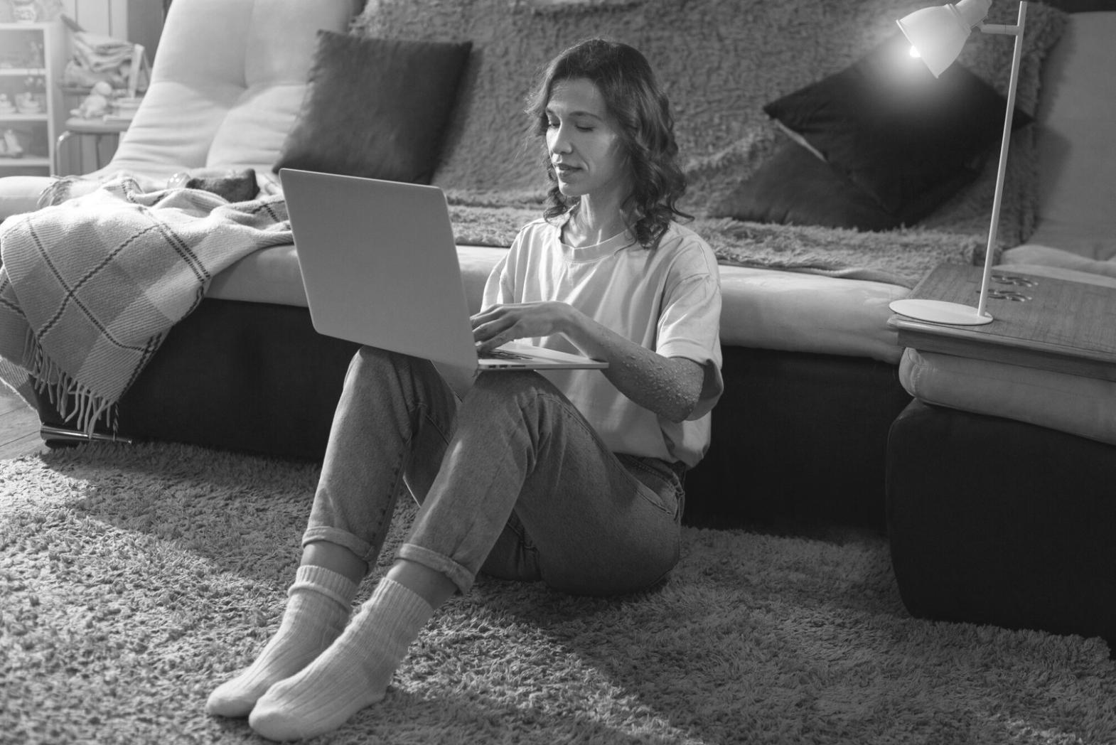 Participant travaillant sur son plan budgétaire personnalisé